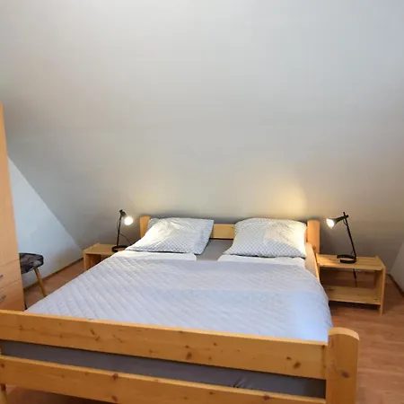 Holiday Home, Hébergement de vacances Niesiolowice